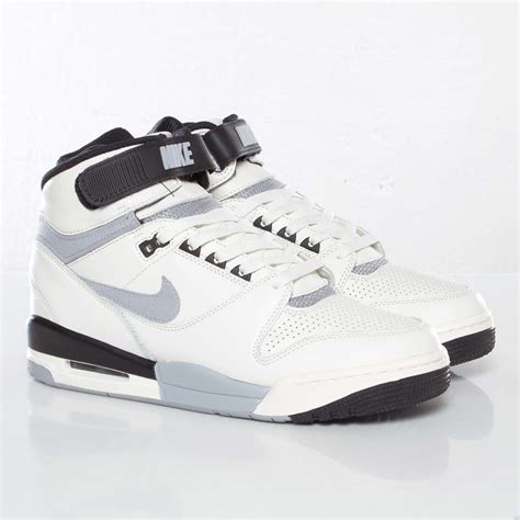 nike air revolution original.